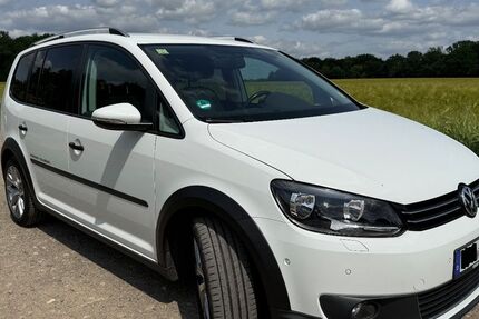 VW Touran 152.000 km 10.600 &euro; Erkelenz 41812