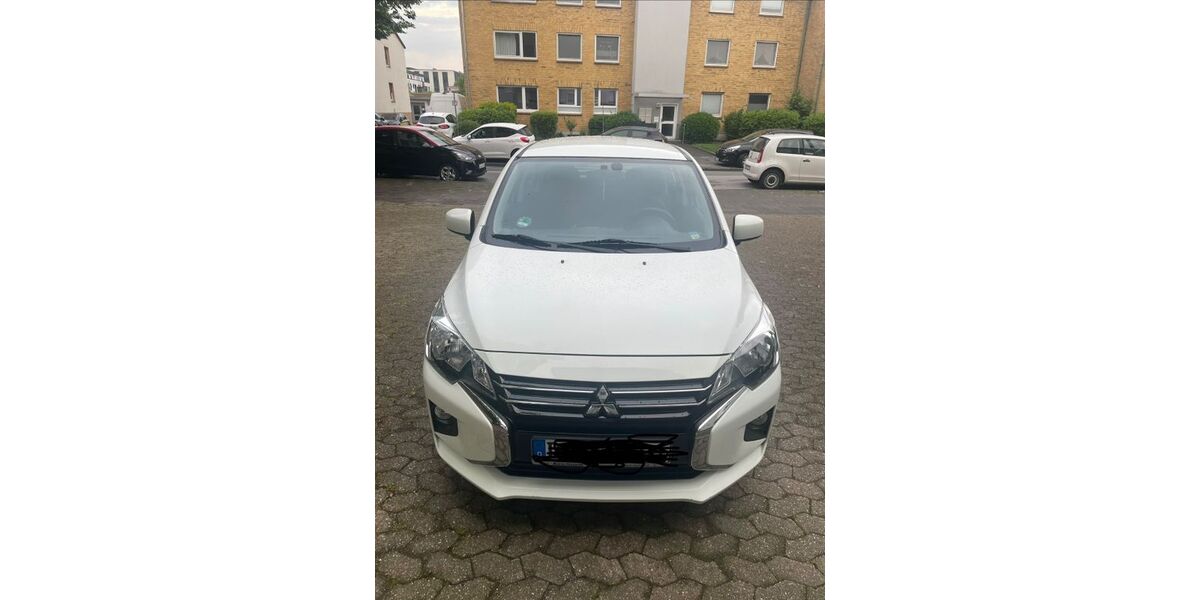 Mitsubishi Space Star 22.328 km 8.300 &euro; Duisburg 47055
