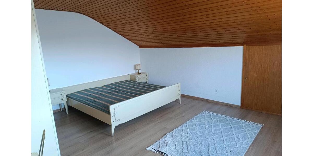 Dachgeschoßwohnung Kaiserslautern Bahnheim - 3 Zimmer, 90 m&sup2;, 800&euro; | Angebot:25393212