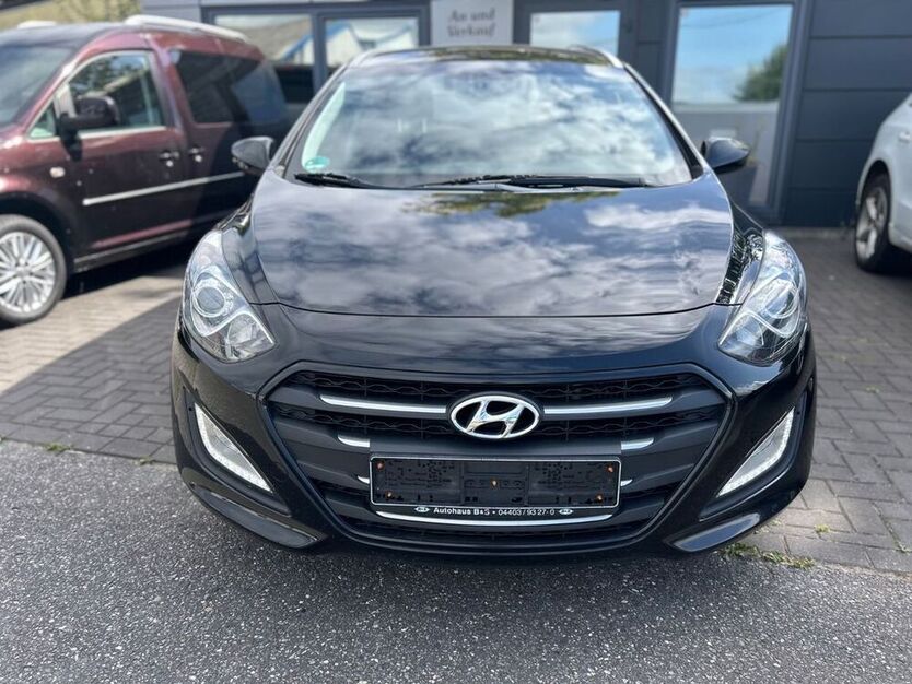 i30