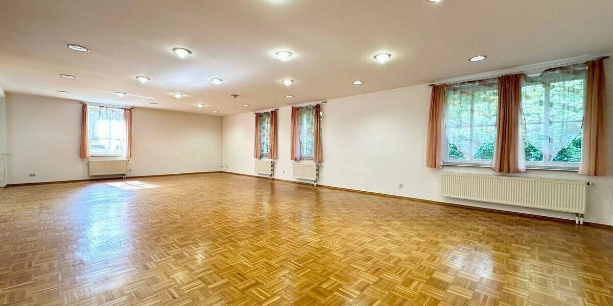 *Individuelle Rarität in ruhiger und grüner Bestlage vom Preußischen Viertel* 6 zimmer