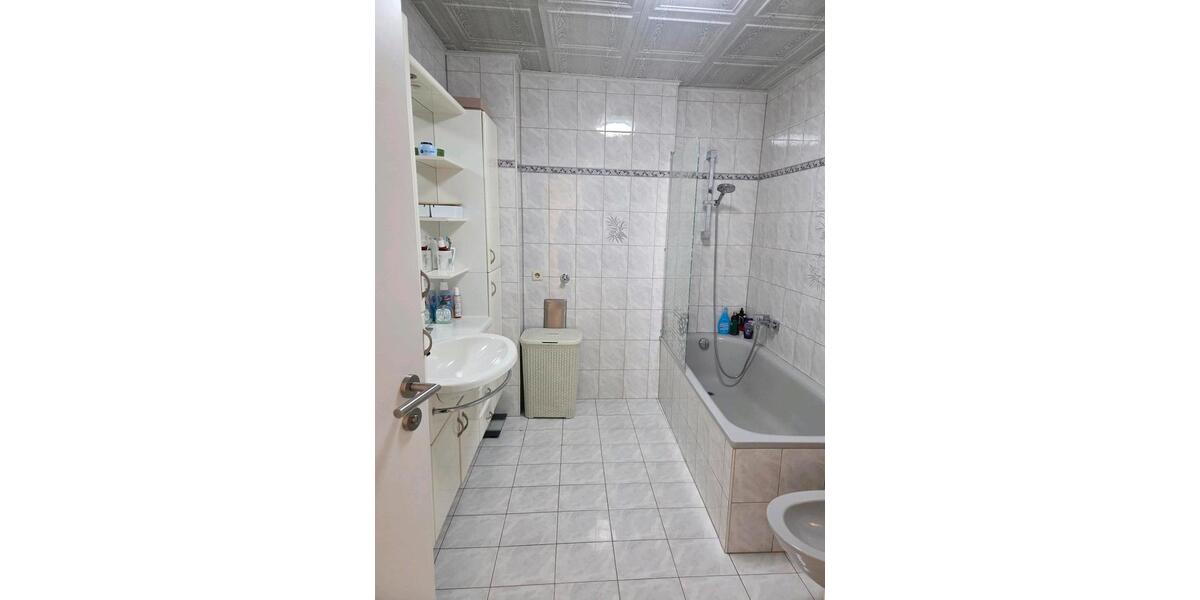 Erdgeschoßwohnung Trossingen - 4 Zimmer, 99 m&sup2;, 350.000&euro; | Angebot:26226476