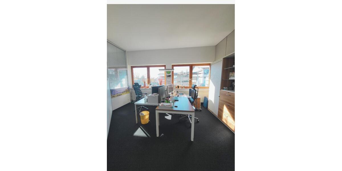 Büro inkl. Nutzung weiterer Nebenräume zimmer