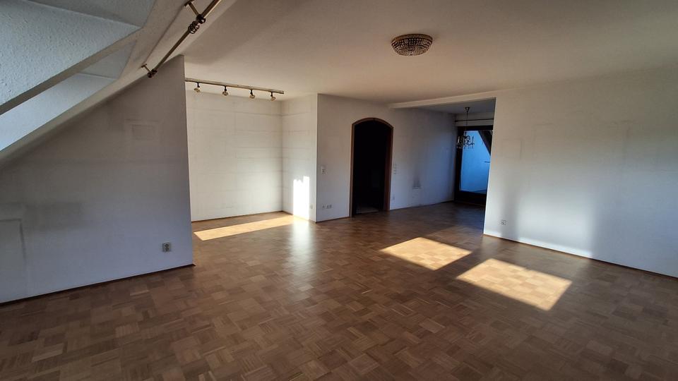 Dachgeschoßwohnung Bad Mergentheim - 4 Zimmer, 140 m&sup2;, 398.000&euro; | Angebot:26757458