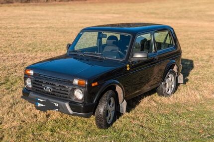 Lada Niva 49.000 km 11.500 &euro; Pößneck 07381