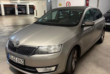 Skoda Rapid 156.000 km 5.300 &euro; München 81541