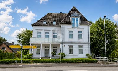 STILIKONE DER GRÜNDERZEIT BEREIT FÜR NEUES KAPITEL - Haus Meldorf | Angebot:27147792