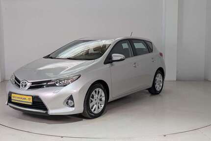 Toyota Auris 63.850 km 14.290 &euro; Dresden 01237