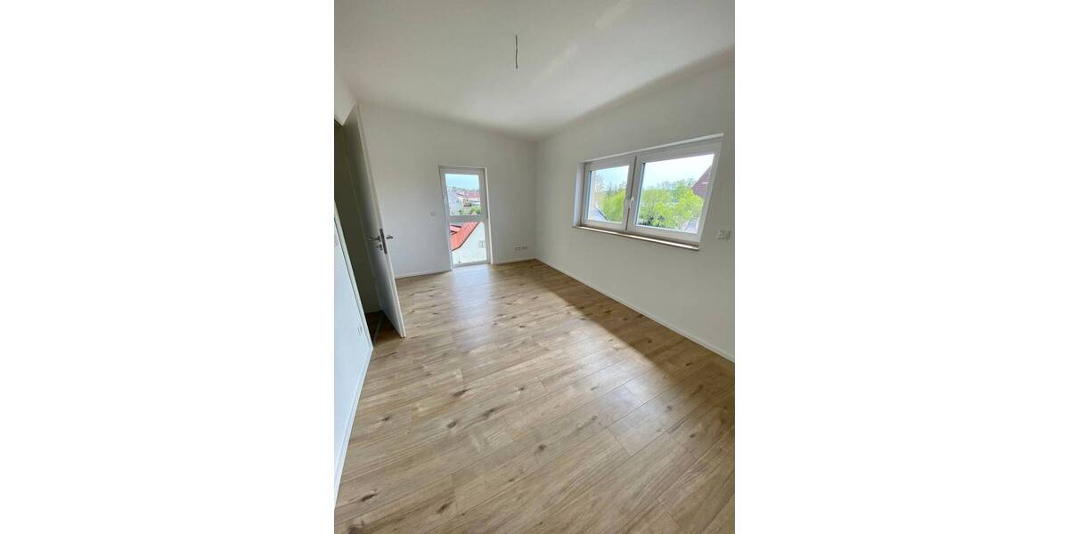 Einziehen und Wohlfühlen! Haushälfte mit Fußbodenheizung, Garage und Garten zu verkaufen! 4 zimmer