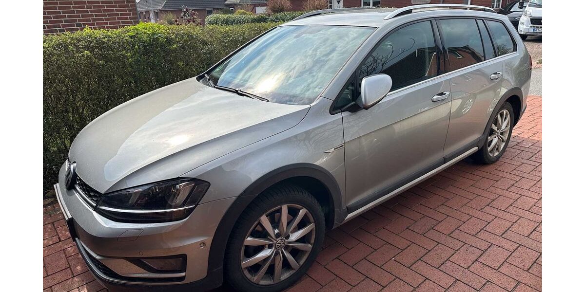 VW Golf 128.207 km 15.800 &euro; Dingen 25715