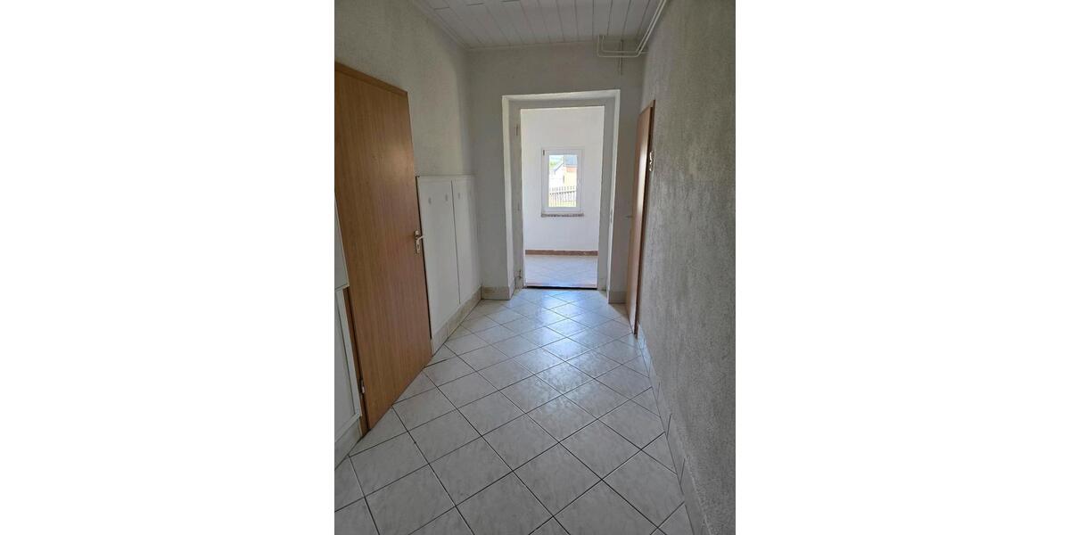 Einfamilienhaus Geringswalde - 7 Zimmer, 180 m&sup2;, 800&euro; | Angebot:26657117