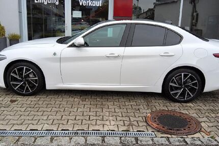Alfa Romeo Giulia 16.000 km 27.490 &euro; Freilassing 83395