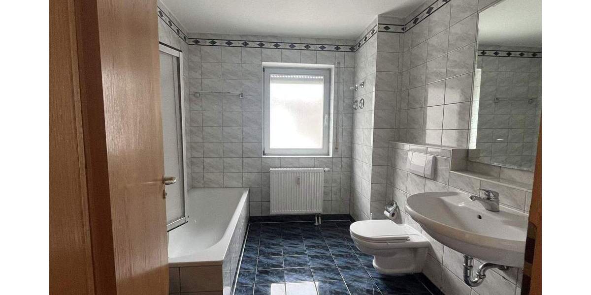 Etagenwohnung Höchberg - 2 Zimmer, 72 m&sup2;, 330.000&euro; | Angebot:24435510