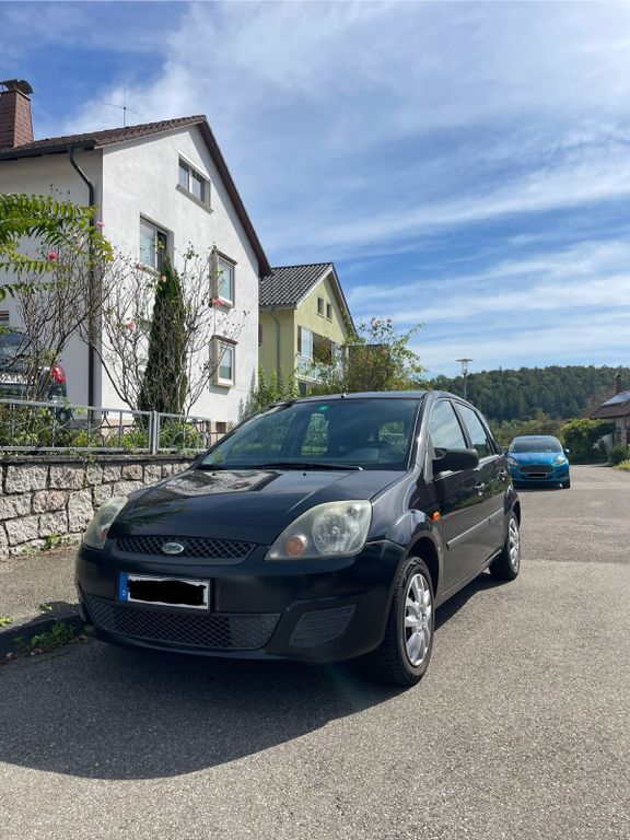 Ford Fiesta 222.000 km 800 € Tiengen 79761