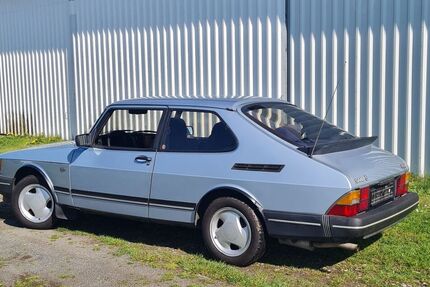 Saab 900