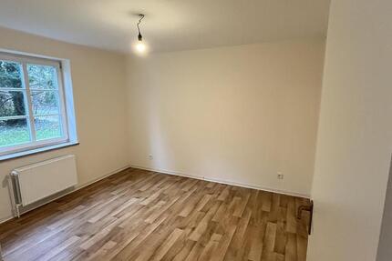 Lichtdurchflutete 2-Zimmerwohnung mit Einbauküche und Terrasse - ab sofort zu vermieten 2 zimmer