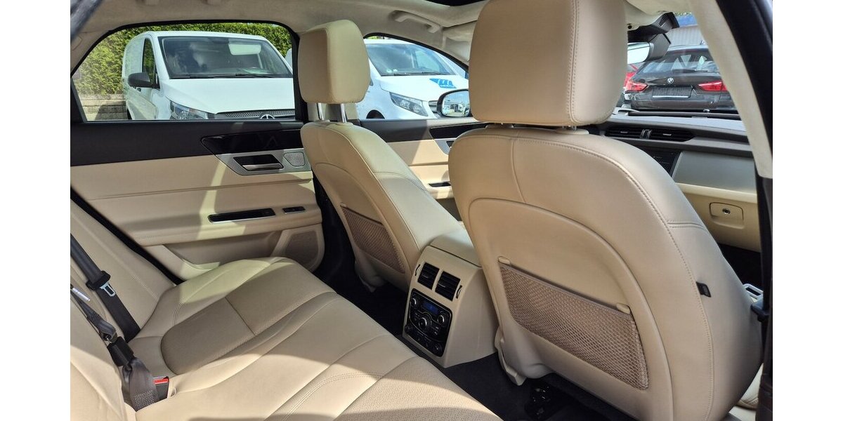 Jaguar XF Prestige Leder, GSHD, Navigation, Rückfahrkamer 104.922 km 20.690 &euro; Rodgau 63110