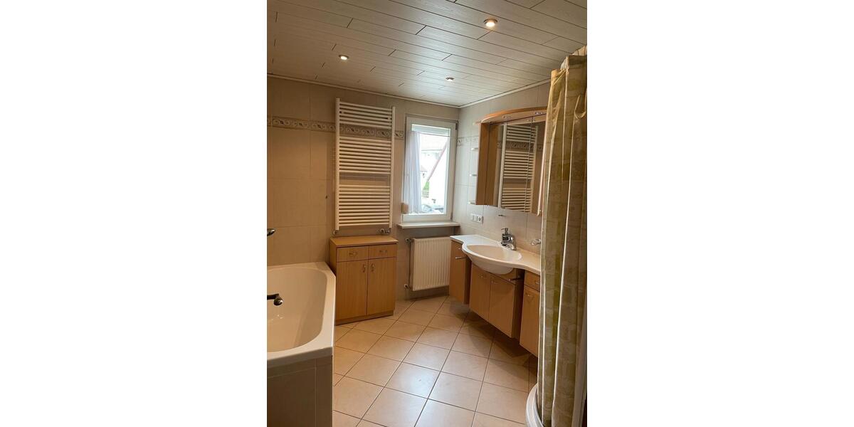 Etagenwohnung Küps - 5 Zimmer, 120 m&sup2;, 800&euro; | Angebot:25872213