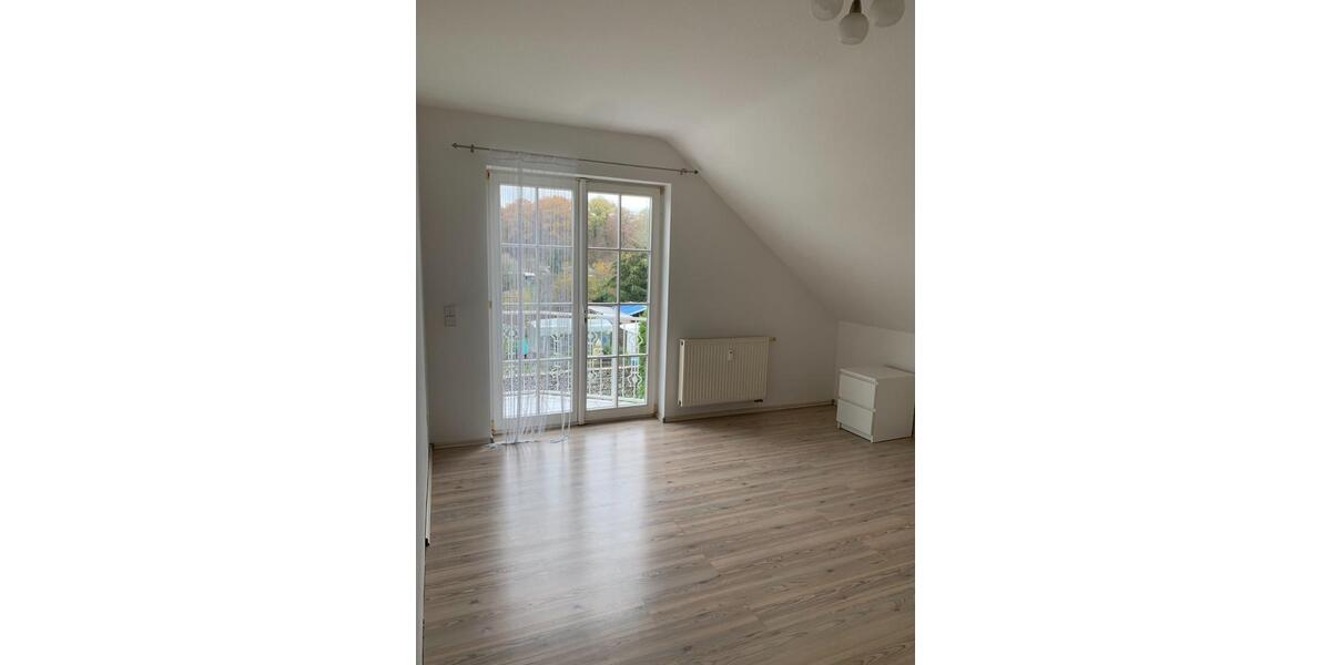 Dachgeschoßwohnung Bruchsal - 3.5 Zimmer, 117 m&sup2;, 1.250&euro; | Angebot:24984090