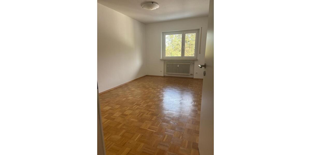 Etagenwohnung Schwabach - 3 Zimmer, 90 m&sup2;, 900&euro; | Angebot:26395894