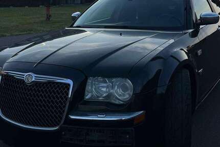 Chrysler 300C 280.000 km 2.700 € Essen 45326