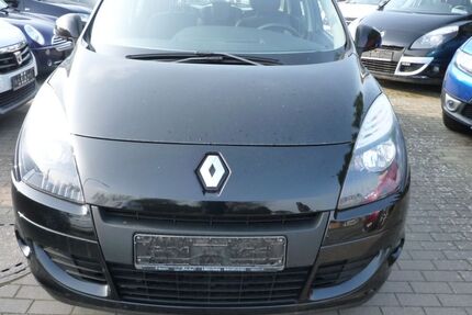 Renault Scenic 121.000 km 5.499 € Trappenkamp 24610