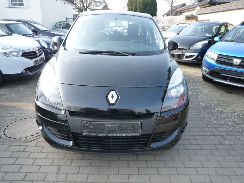 Renault Scenic 121.000 km 5.499 € Trappenkamp 24610