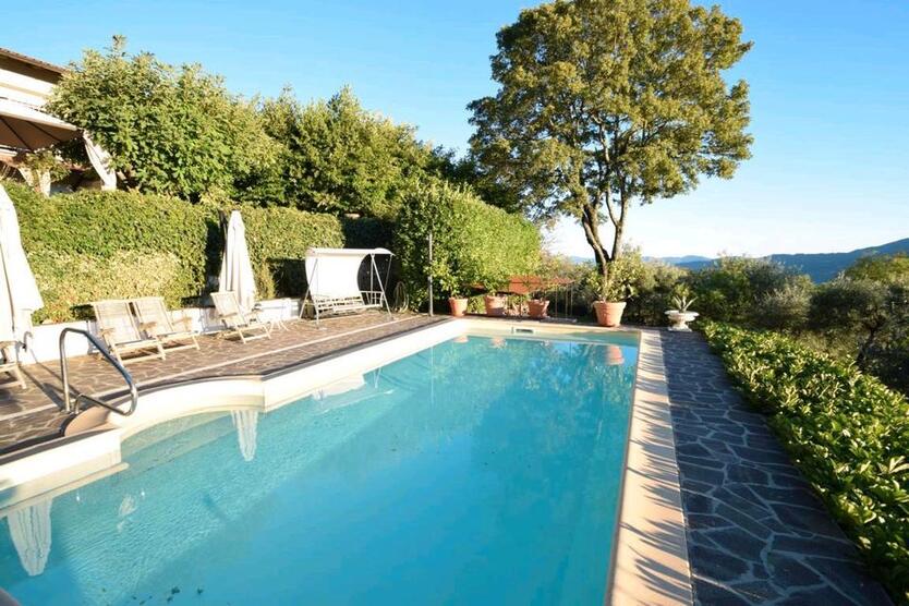 Villa m. Pool, Alleinlage, 33.000 m² Toscana, Reg. Massa-Carrara