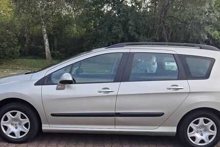 Peugeot 308 73.200 km 4.250 &euro; Halle 06128