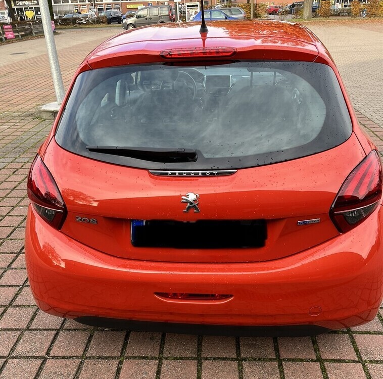 Peugeot 208 Pure Tech 82 active 64.690 km 8.900 € Eschede 29348