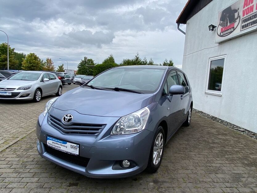 Toyota Verso 165.000 km 6.990 € Goslar 38644