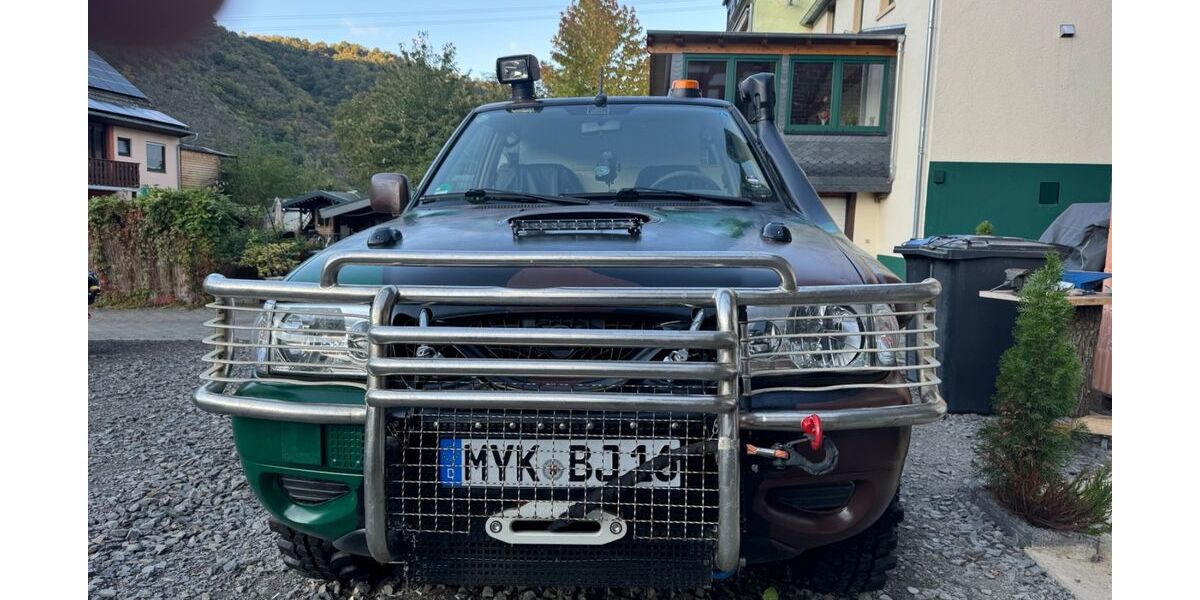 Nissan Terrano 192.000 km 5.200 &euro; Burgen 56332