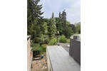 Top geschnittenes Garten Apartment mit EBK