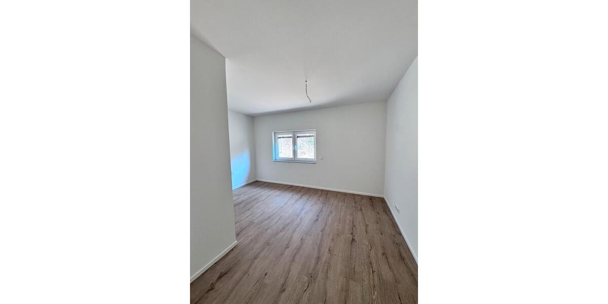 Einfamilienhaus Gummersbach - 3.5 Zimmer, 146 m&sup2;, 1.900&euro; | Angebot:25363993