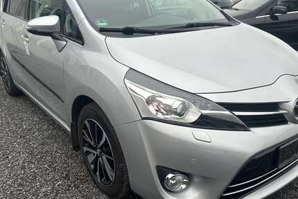 Toyota Verso 124.000 km 13.750 &euro; Dorsten 46282