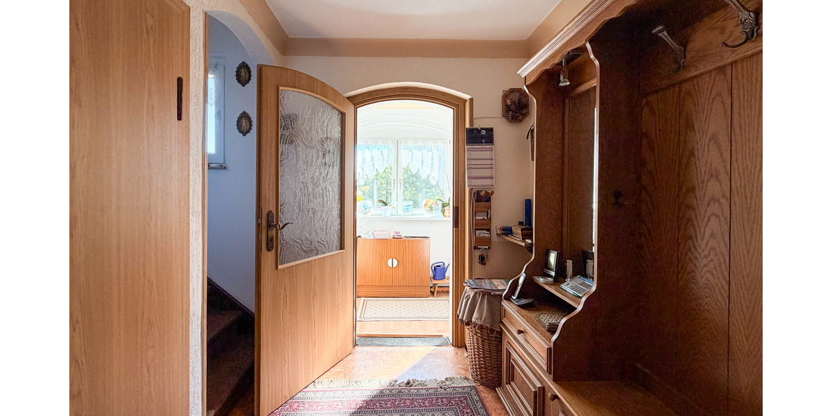 Einfamilienhaus mit Poolhaus, Wintergarten, Nebengebäuden und viel Grundstück! - Einfamilienhaus Gera Lusan | Angebot:26711055