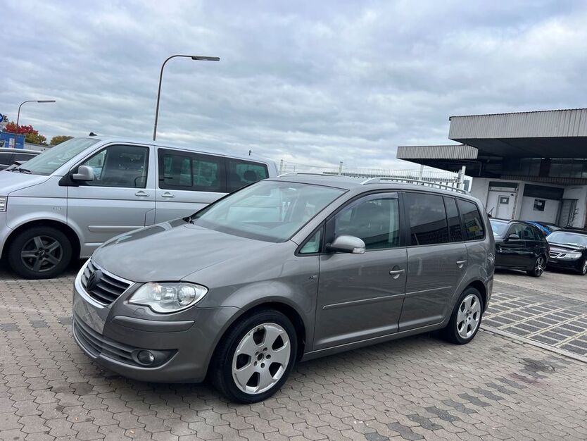 VW Touran 283.344 km 1.699 € Nürnberg 90439