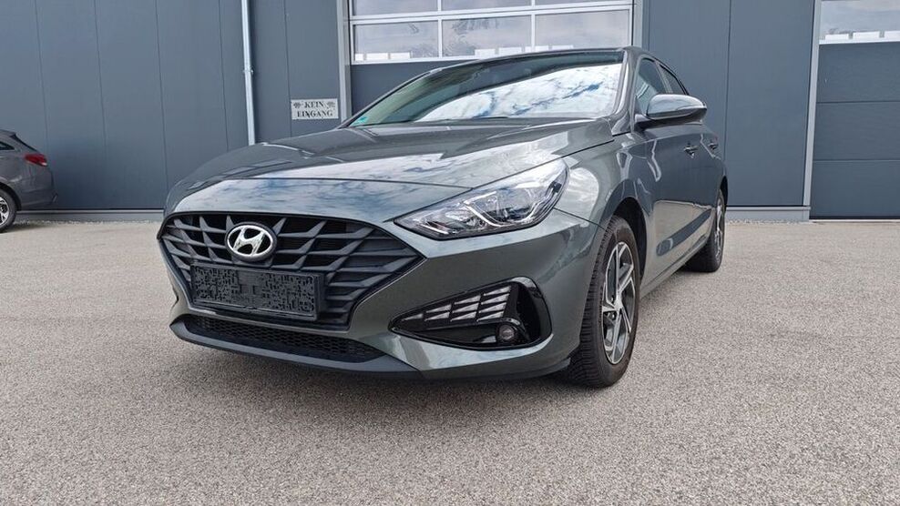 i30