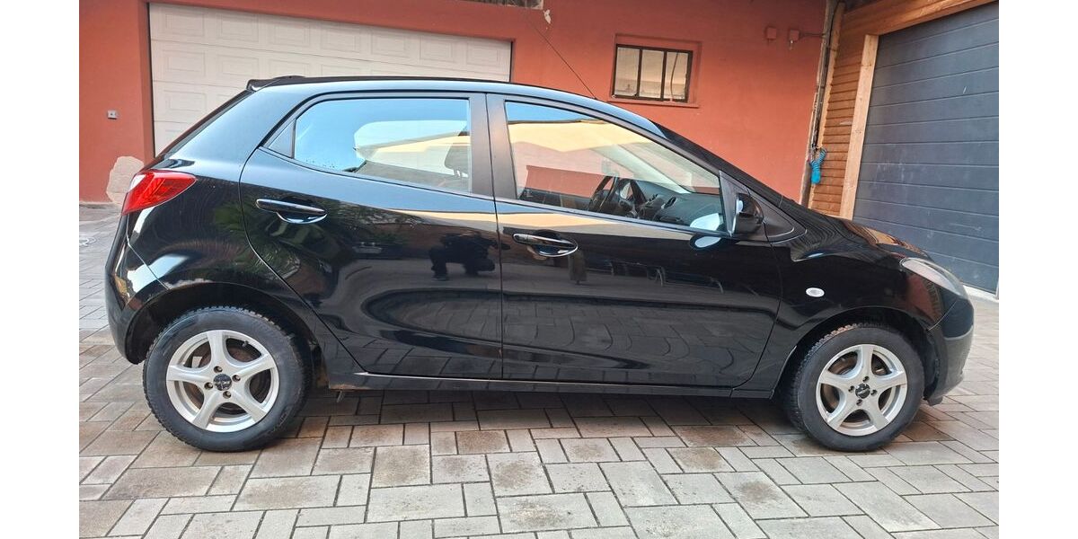 Mazda 2 102.000 km 1.950 &euro; Arzberg 95659