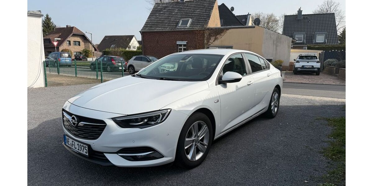 Opel Insignia 148.000 km 9.499 &euro; Neuss 41469