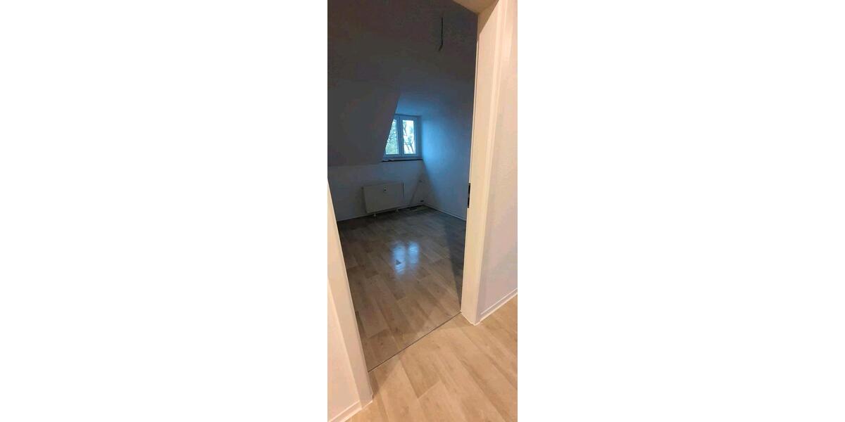 Dachgeschoßwohnung Allstedt - 4 Zimmer, 84 m&sup2;, 560&euro; | Angebot:26066350
