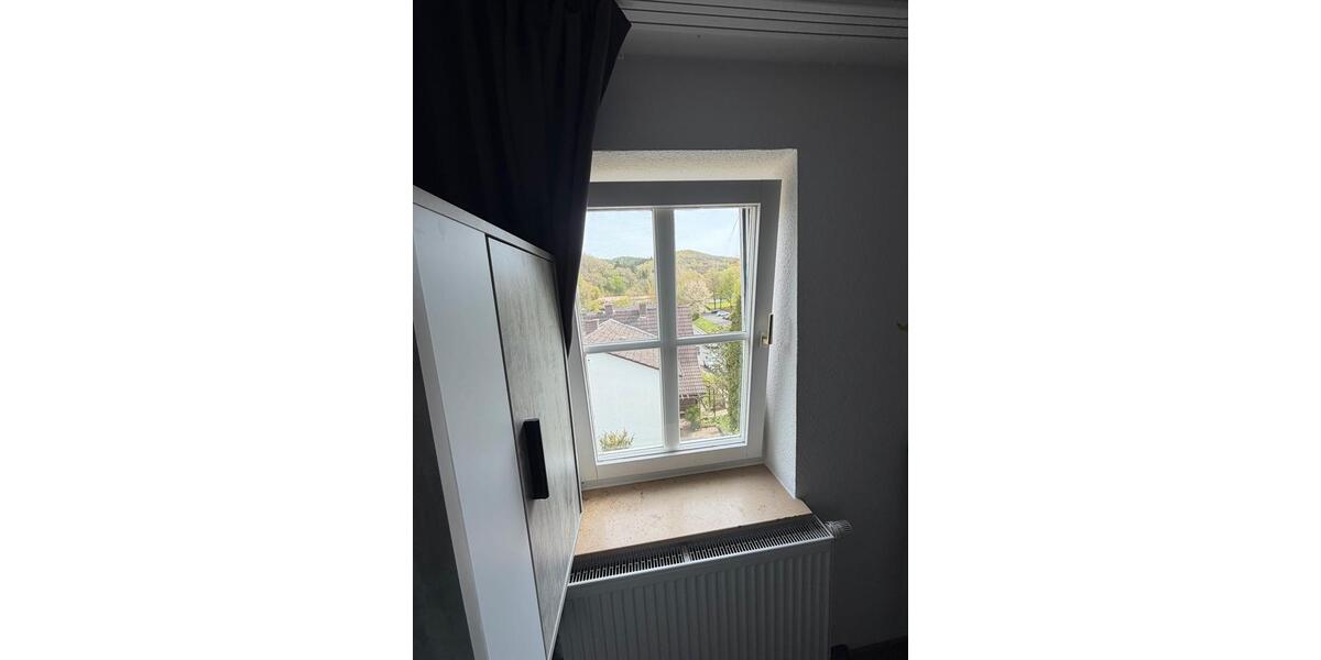 Dachgeschoßwohnung Sontra - 2 Zimmer, 34 m&sup2;, 220&euro; | Angebot:26318575