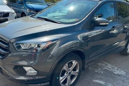 Ford Kuga 178.000 km 9.300 &euro; Detmold 32758