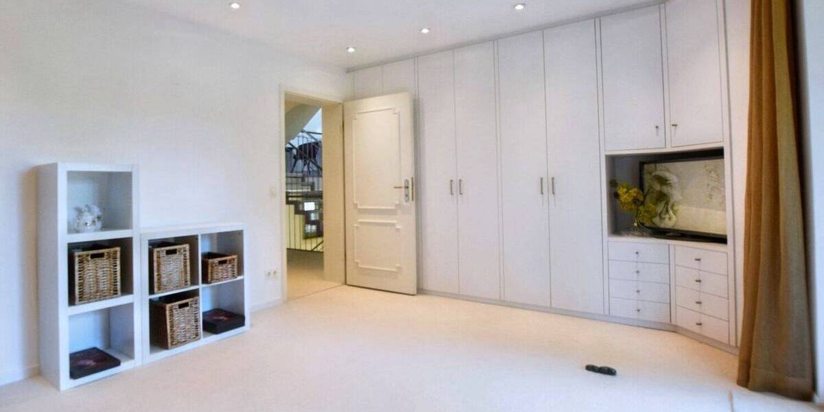 Einfamilienhaus Heilsbronn Weiterndorf - 8 Zimmer, 420 m&sup2;, 798.000&euro; | Angebot:25679029