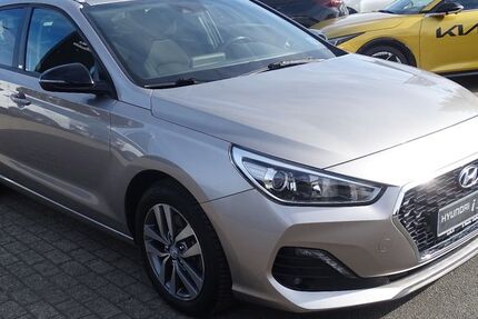 Hyundai i30 99.127 km 12.890 &euro; Cuxhaven 27472