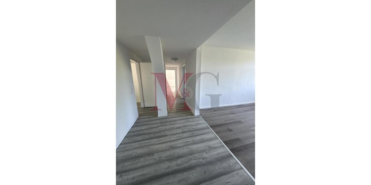 Dachgeschoßwohnung Wilhelmshaven - 5.5 Zimmer, 143 m&sup2;, 980&euro; | Angebot:26491397