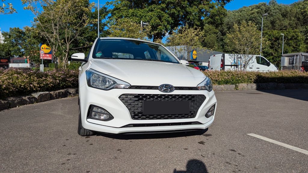 Hyundai i20 86.500 km 9.599 &euro; Stuttgart 70563