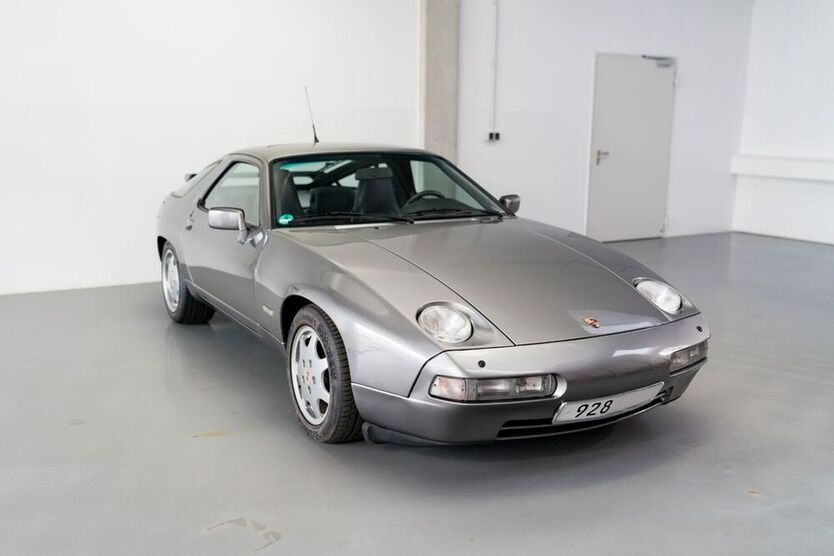 928
