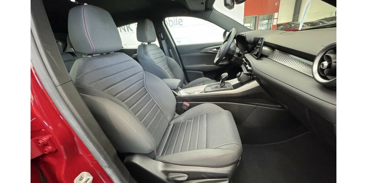 Alfa Romeo Tonale 1.6 VGT-D Sprint ACC Sitzheizung 8.880 km 22.490 &euro; Lich 35423
