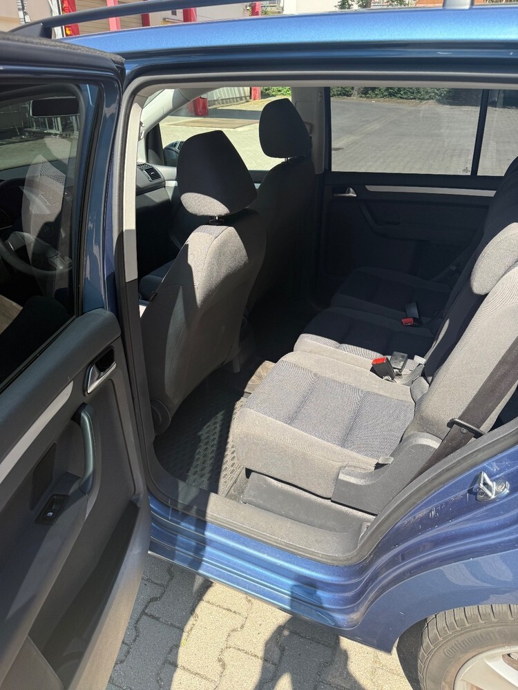 VW Touran 142.500 km 5.750 € Berlin 10178